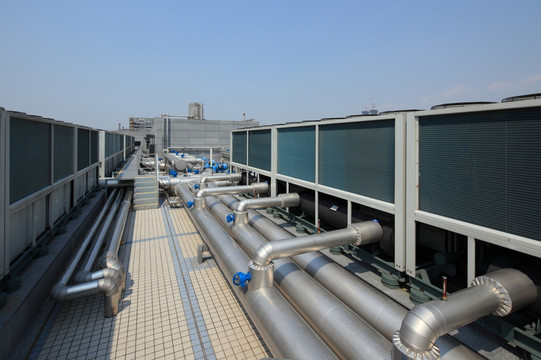 辦公樓中央空調清洗維保怎么做？寫字樓中央空調維?！? height=